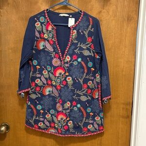 391. Soft Surroundings Embroidered Navy Floral V-Neck Women's Top